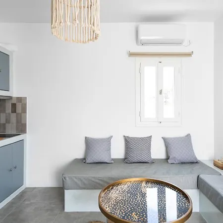 Hebe Parian Living - By Iris Naousa (Paros)