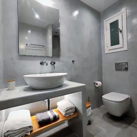 Apartment Hebe Parian Living - By Iris