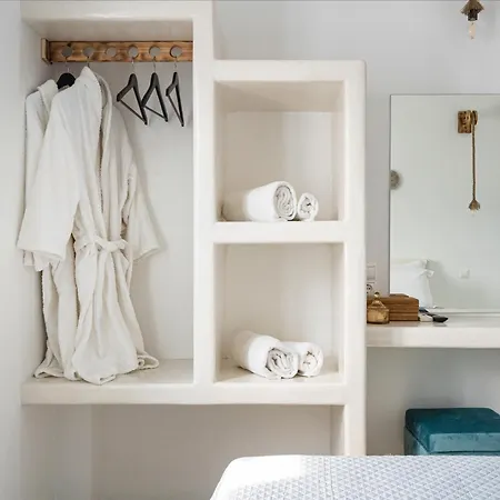 Apartment Hebe Parian Living - By Iris *